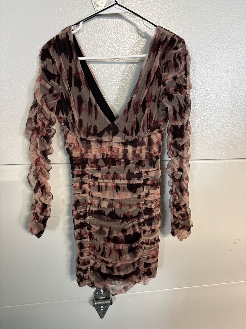 Zara Ruched V-Neck Long Sleeve Dress in Dusty Rose and Brown Print